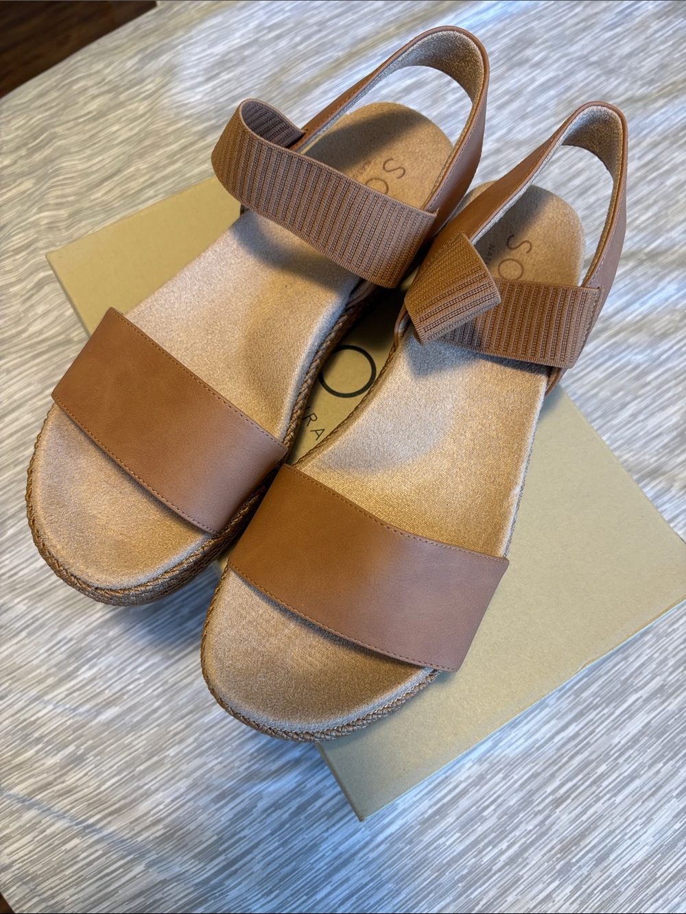 Naturalizer wide Espadrille Platform Sandals